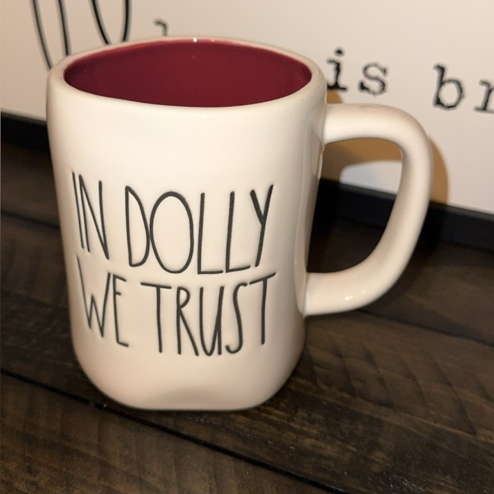 NWT/HTF Rae Dunn Ceramic Coffee/Tea Mug/Cup IN DOLLY WE TRUST (Dolly Parton)